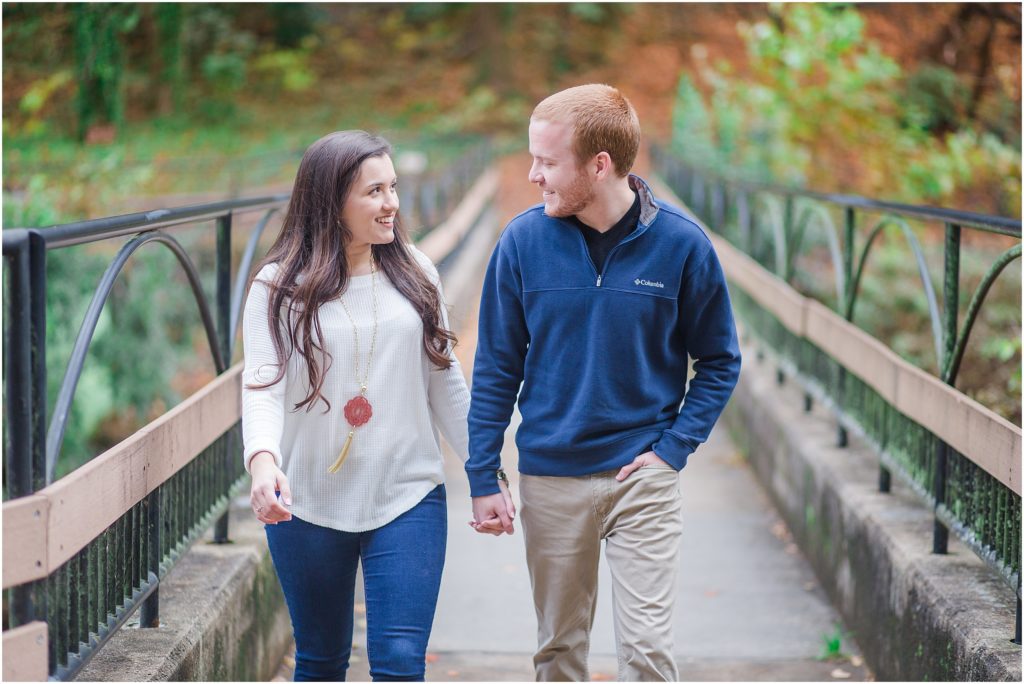 Fall engagement session at Cleveland Park by destination wedding photographer Megan Renee Photography.